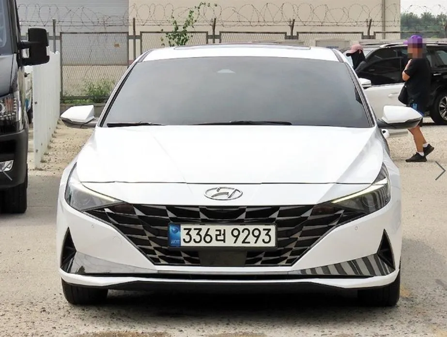Hyundai AVANTE — фото 1