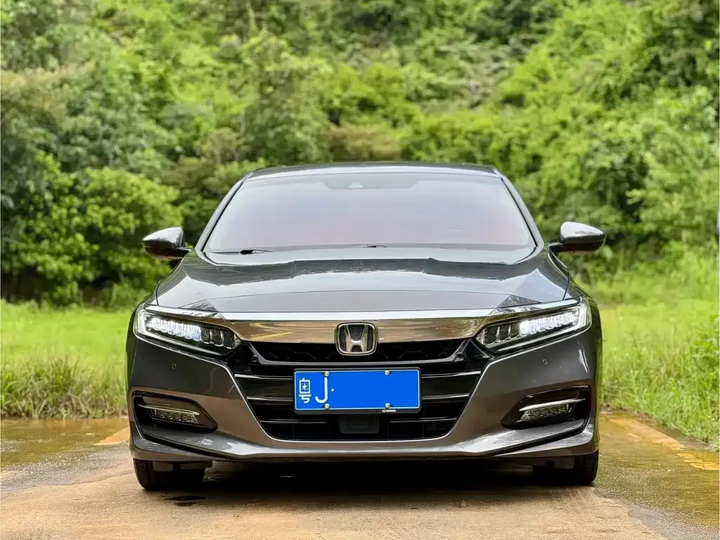 Honda Accord — фото 6