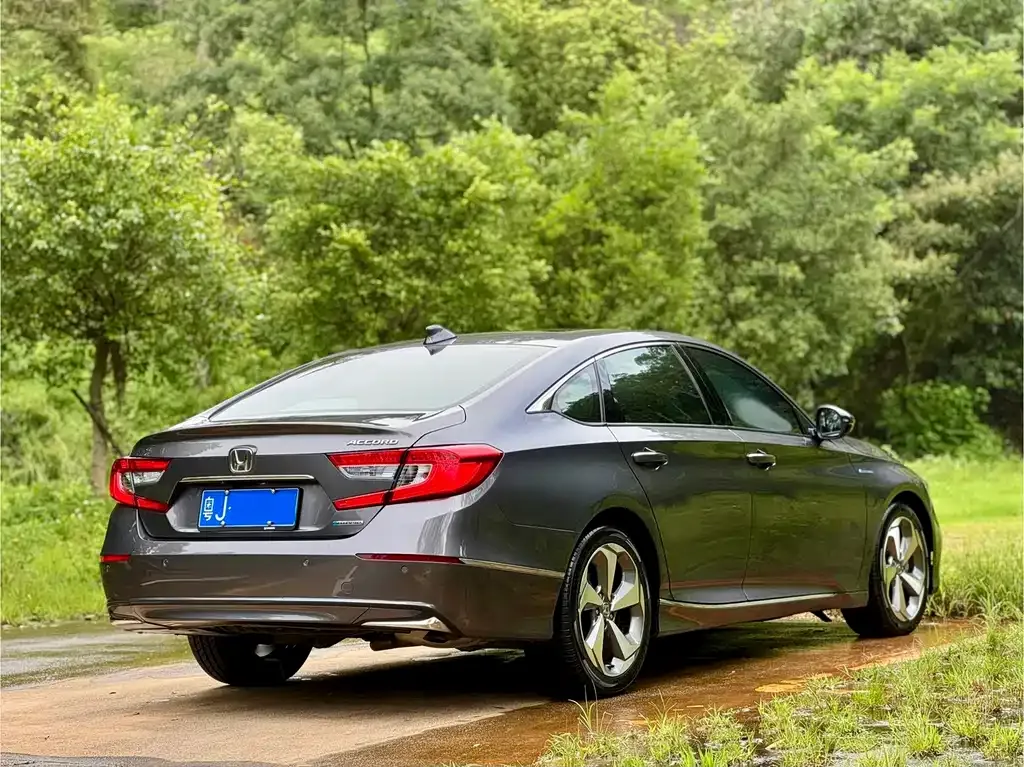 Honda Accord — фото 4