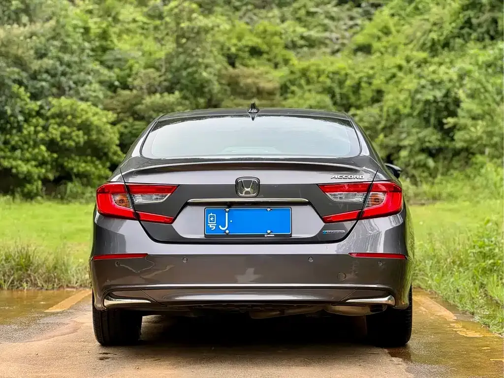 Honda Accord — фото 5