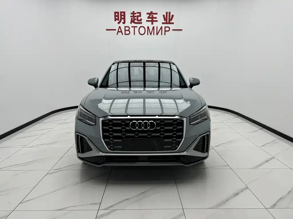 Audi Q2L — фото 4