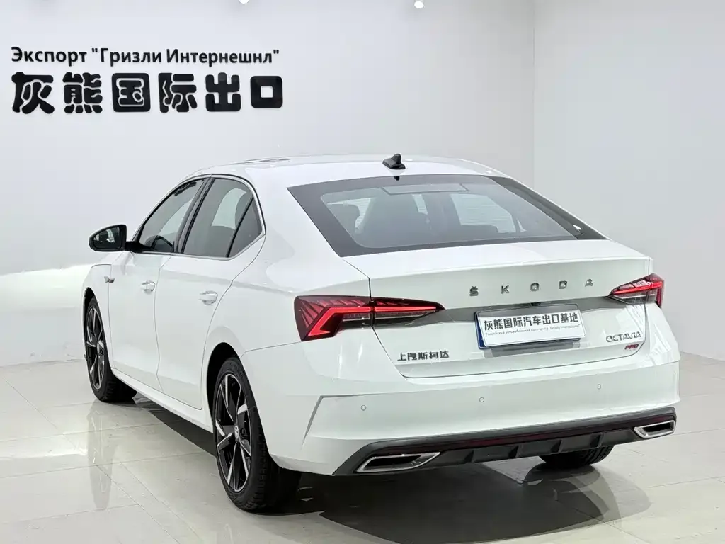 Skoda Octavia — фото 4
