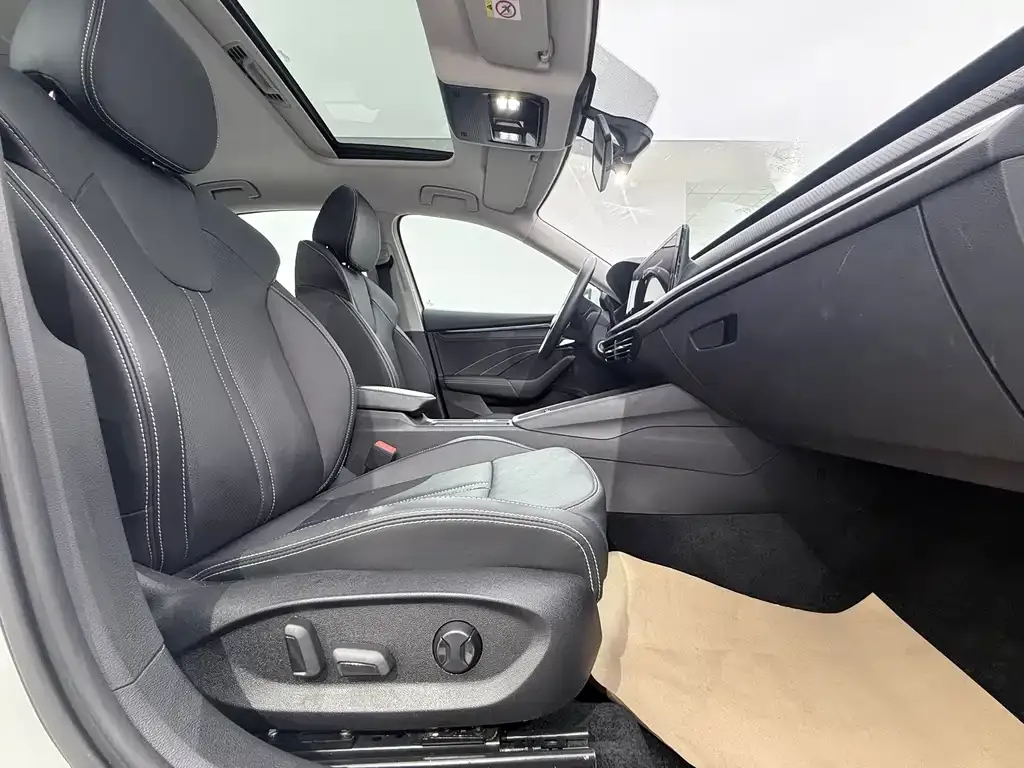 Skoda Octavia — фото 7