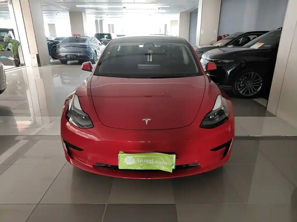 Tesla Model 3 — фото 4