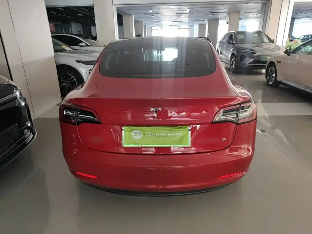 Tesla Model 3 — фото 8