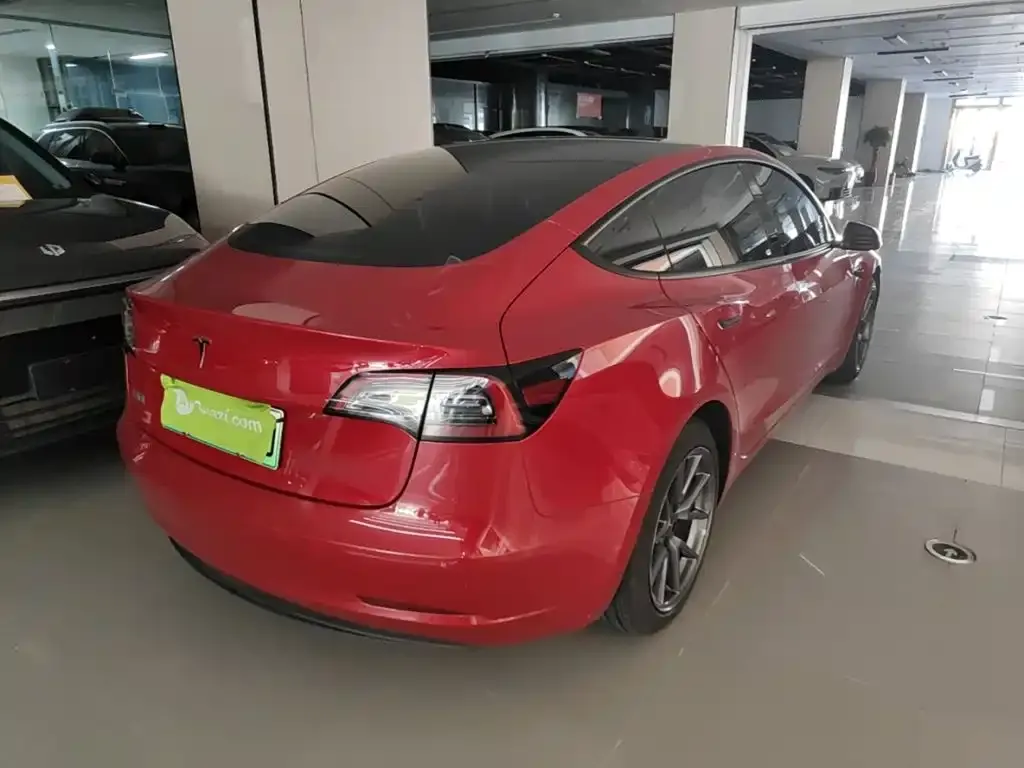 Tesla Model 3 — фото 6