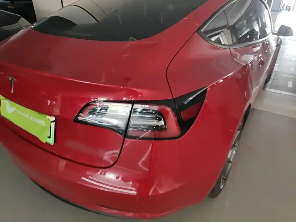 Tesla Model 3 — фото 10