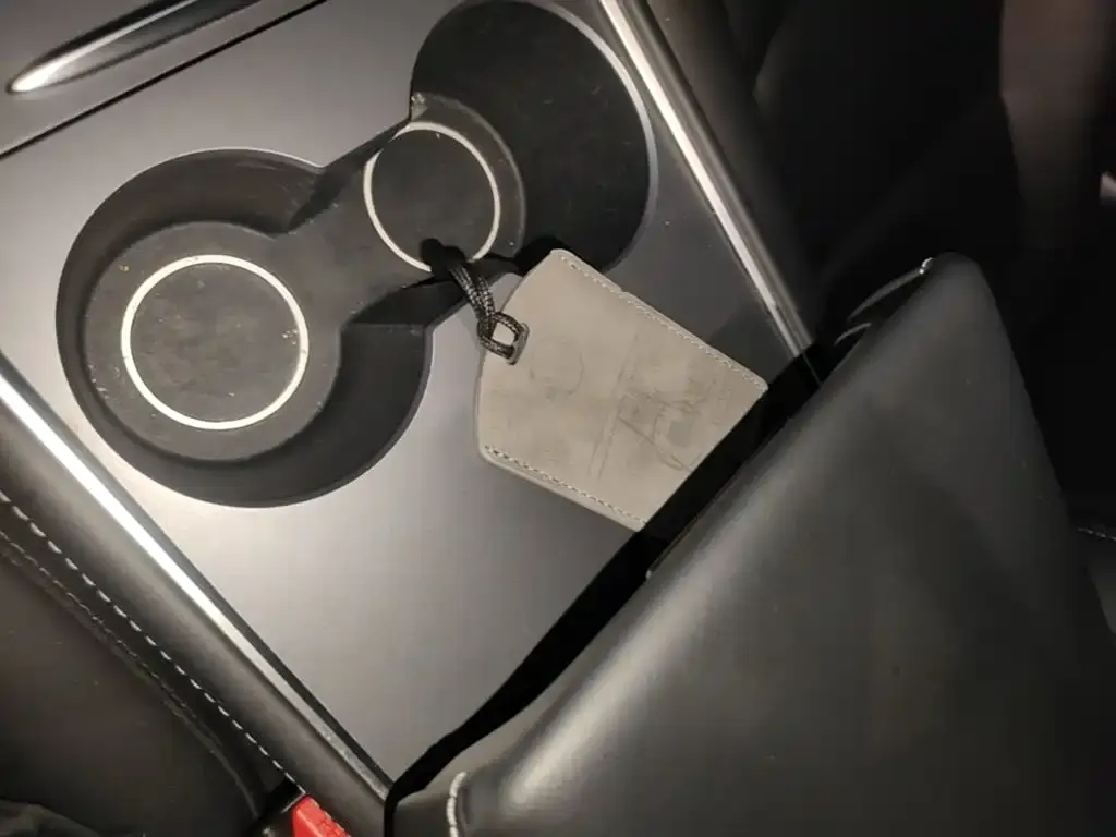 Tesla Model 3 — фото 3