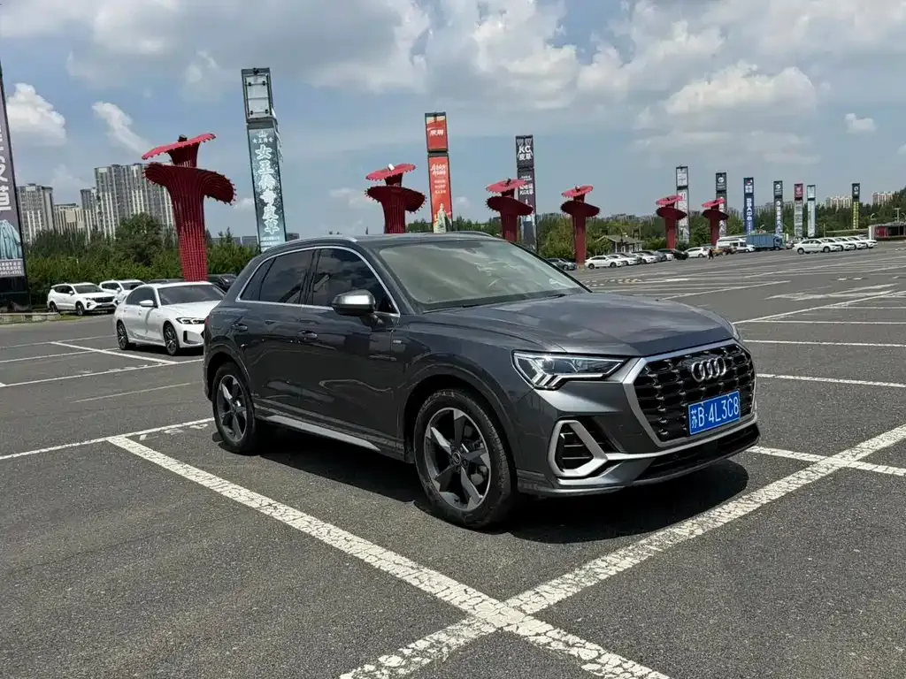 Audi Q3 — фото 10