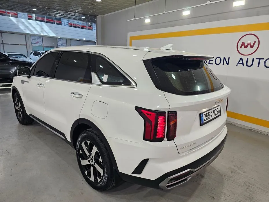 Kia Sorento — фото 10