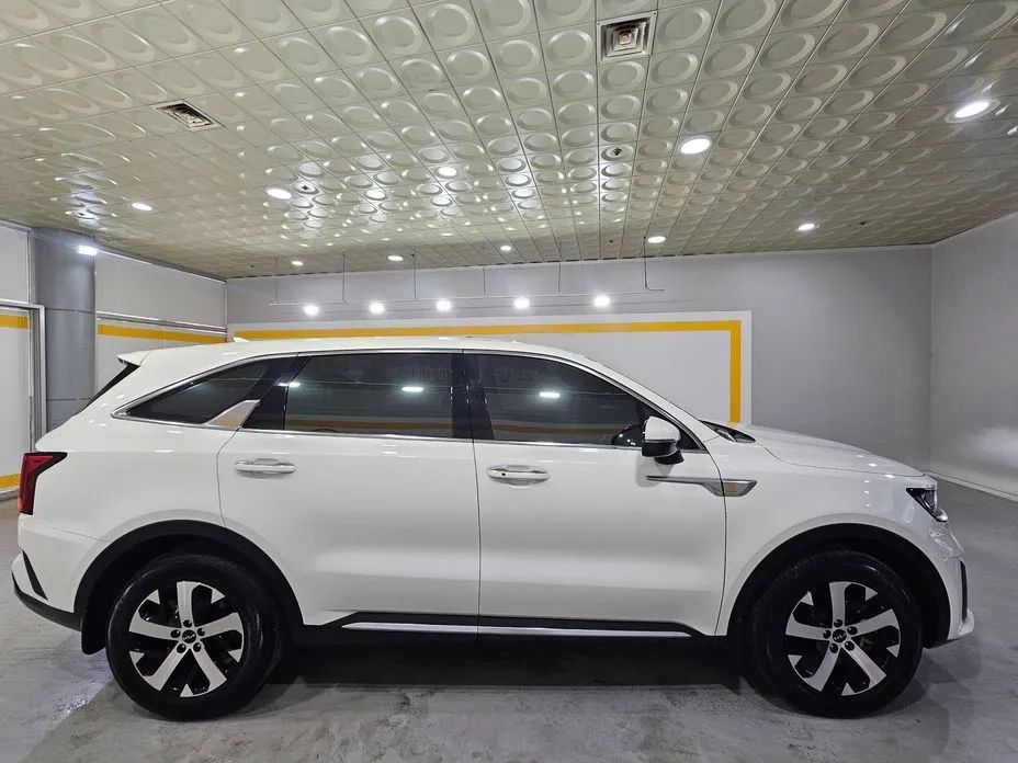 Kia Sorento — фото 5