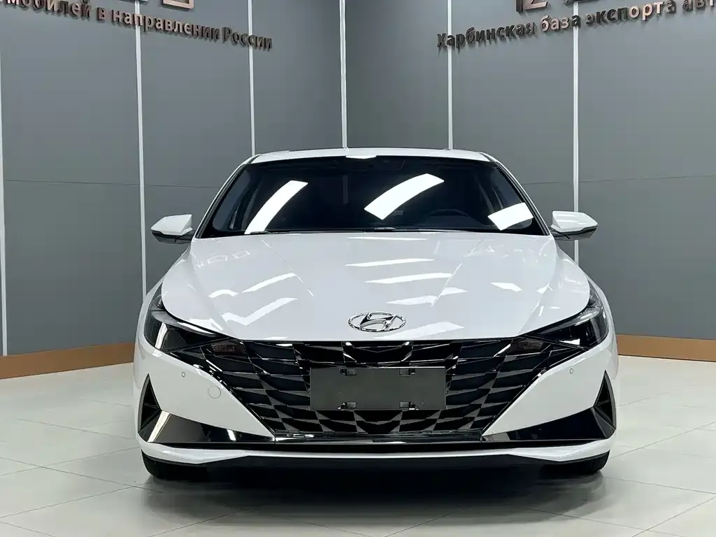 Hyundai Elantra — фото 2
