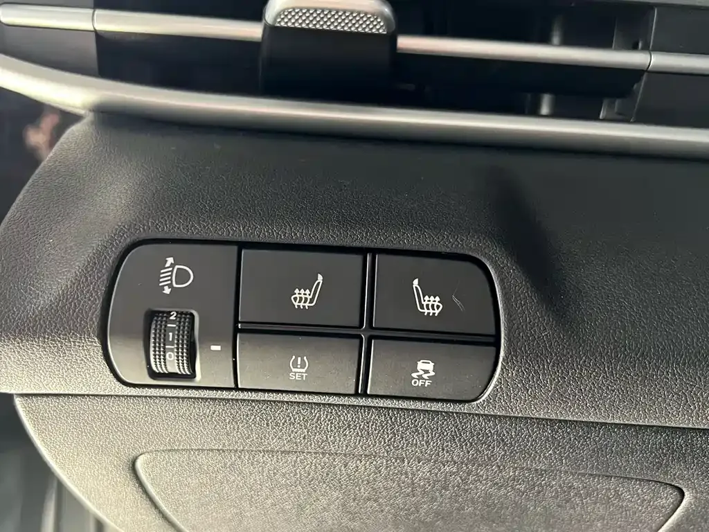 Hyundai Elantra — фото 10