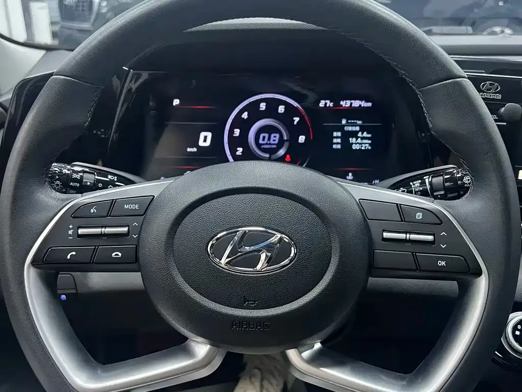 Hyundai Elantra — фото 8