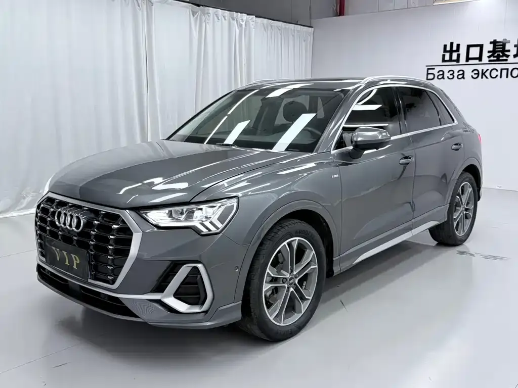Audi Q3 — фото 1