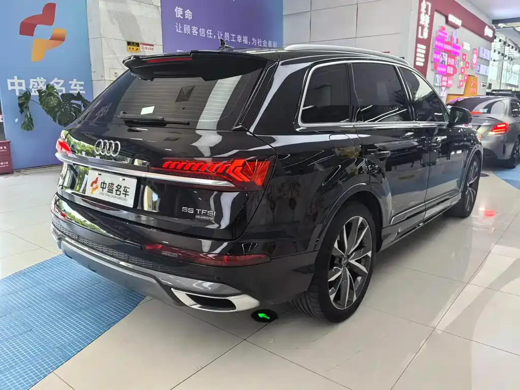 Audi Q7 — фото 10