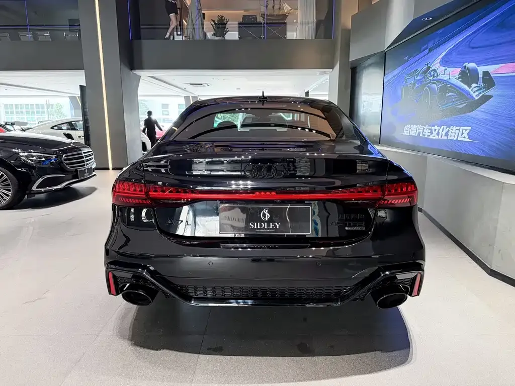 Audi A7L — фото 7