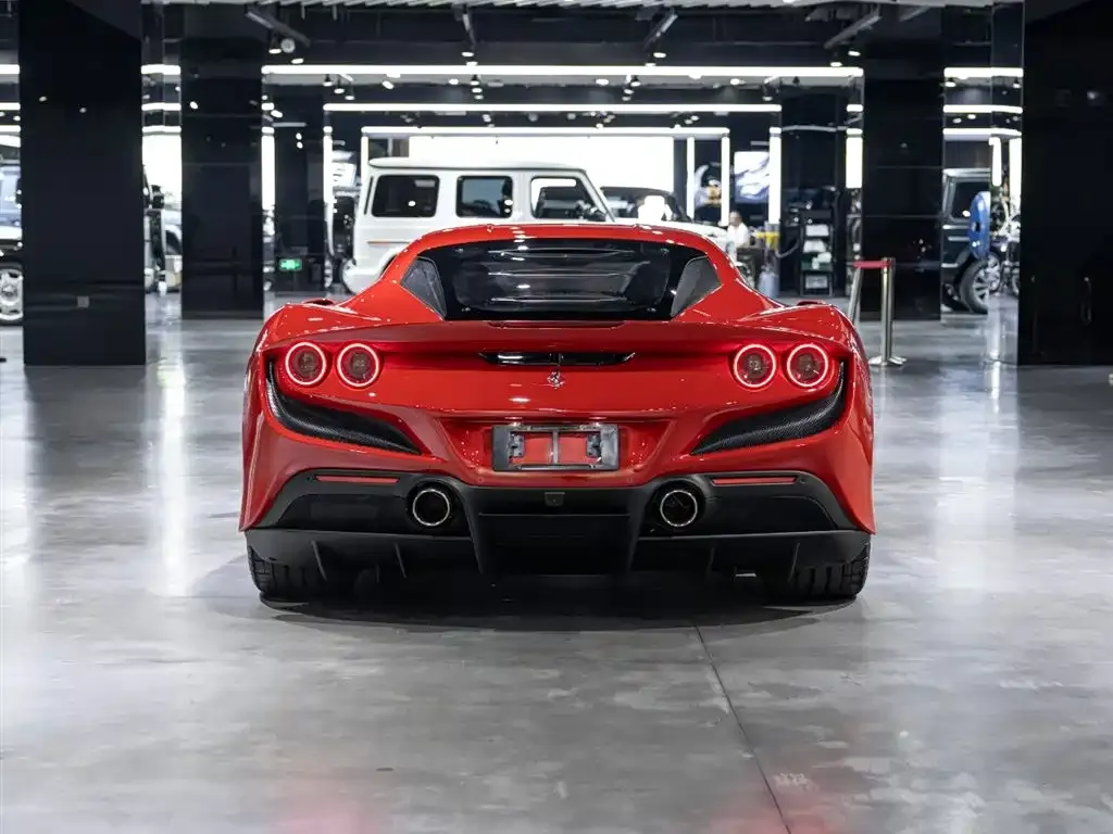 Ferrari F8 — фото 9