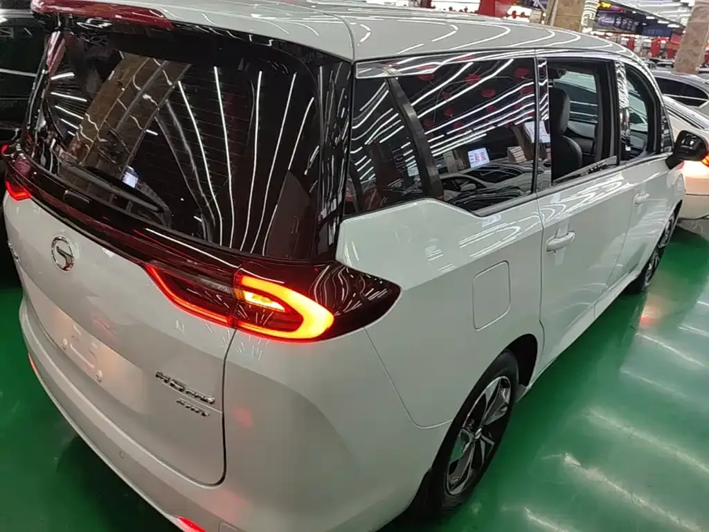 GAC Motor Trumpchi M6 — фото 3
