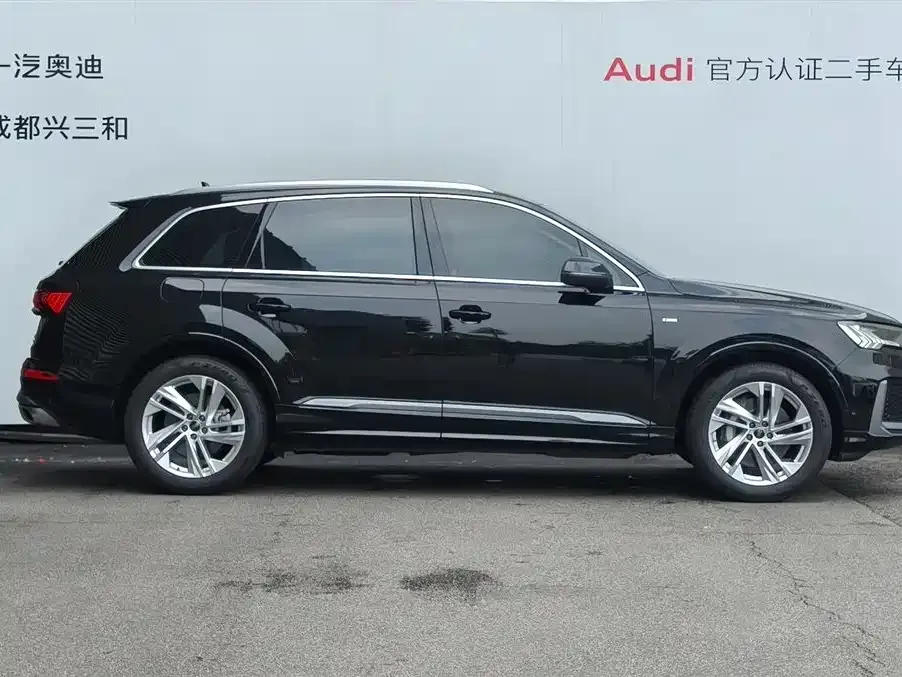 Audi Q7 2024 из CN, фото 8