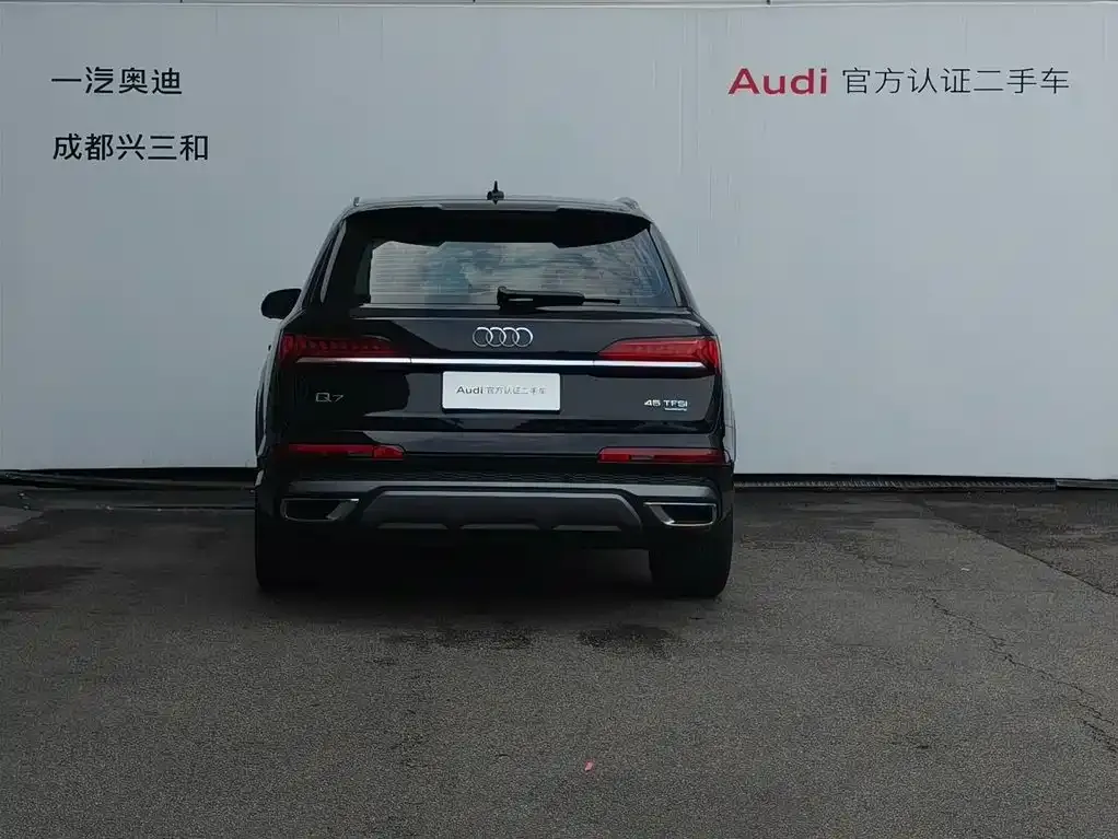Audi Q7 2024 из CN, фото 10