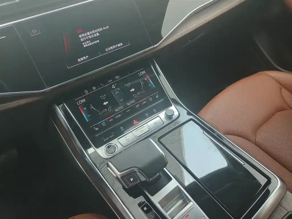 Audi Q7 2024 из CN, фото 4