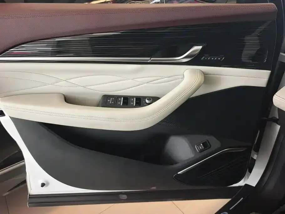 Geely Xingyue L — фото 10