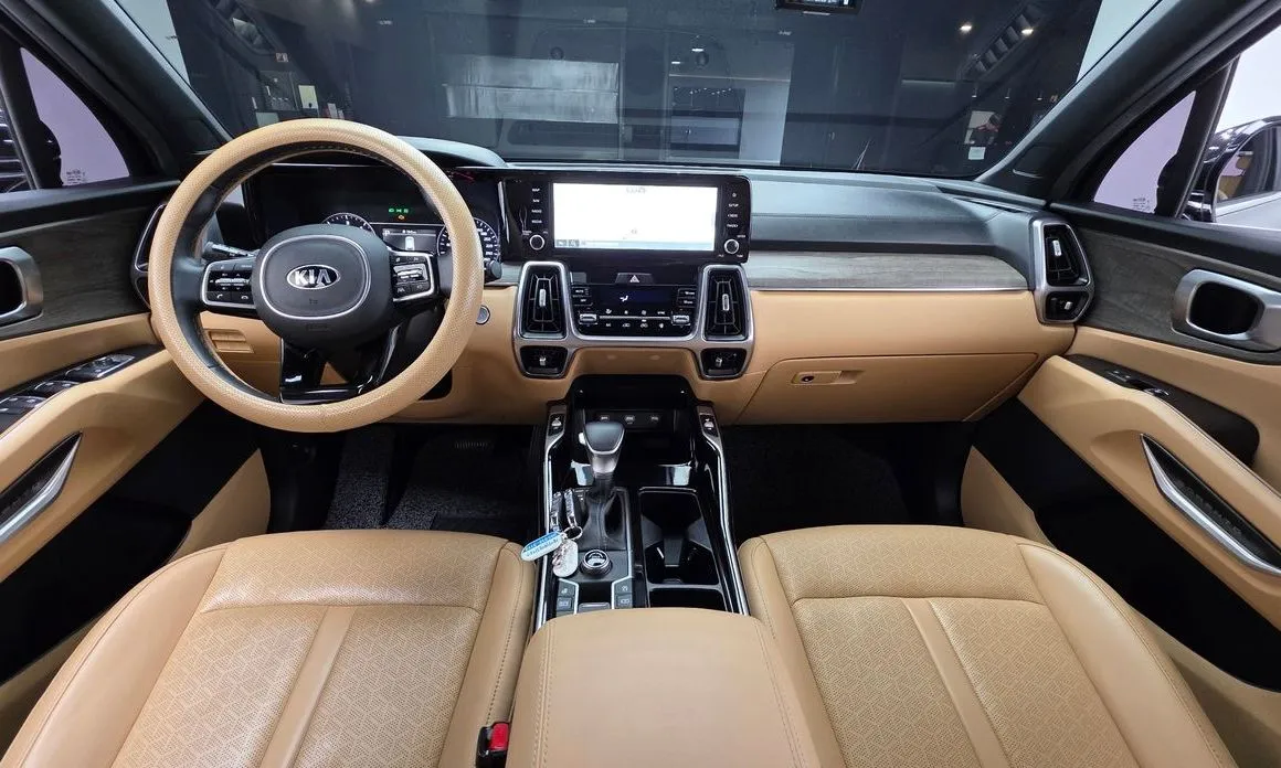 Kia Sorento — фото 8