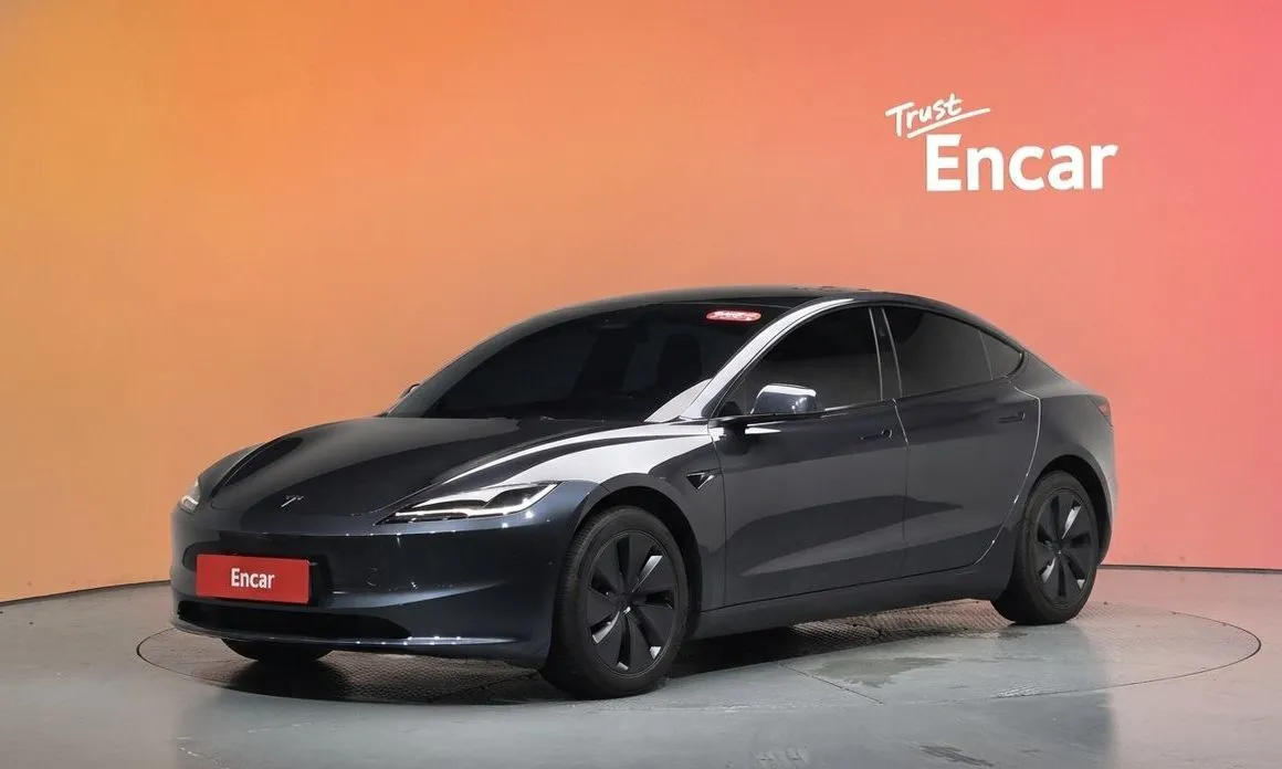 Tesla Model 3 — фото 1