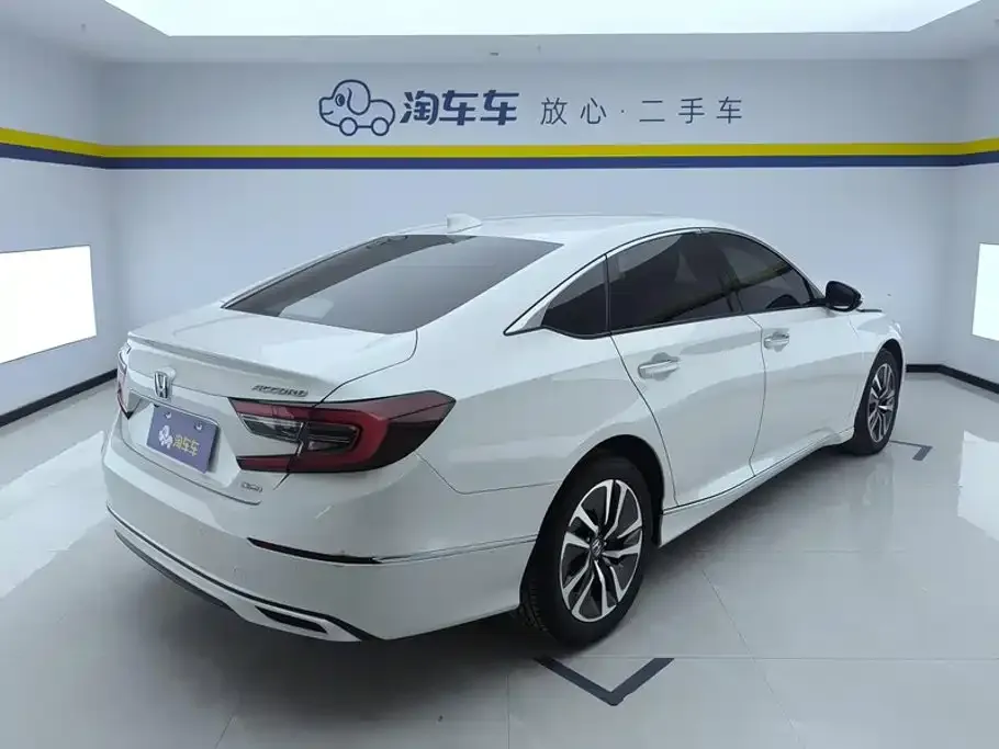 Honda Accord — фото 3