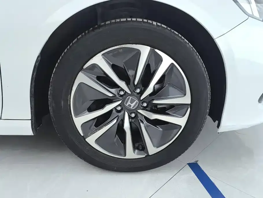 Honda Accord — фото 8