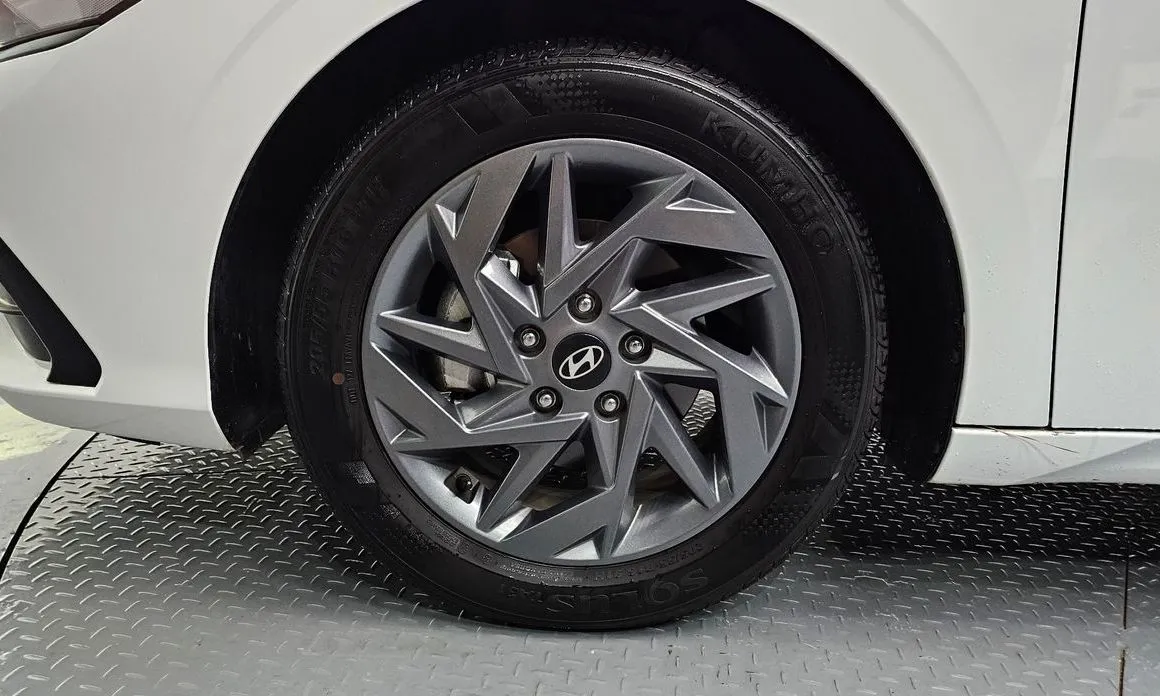 Hyundai AVANTE — фото 8
