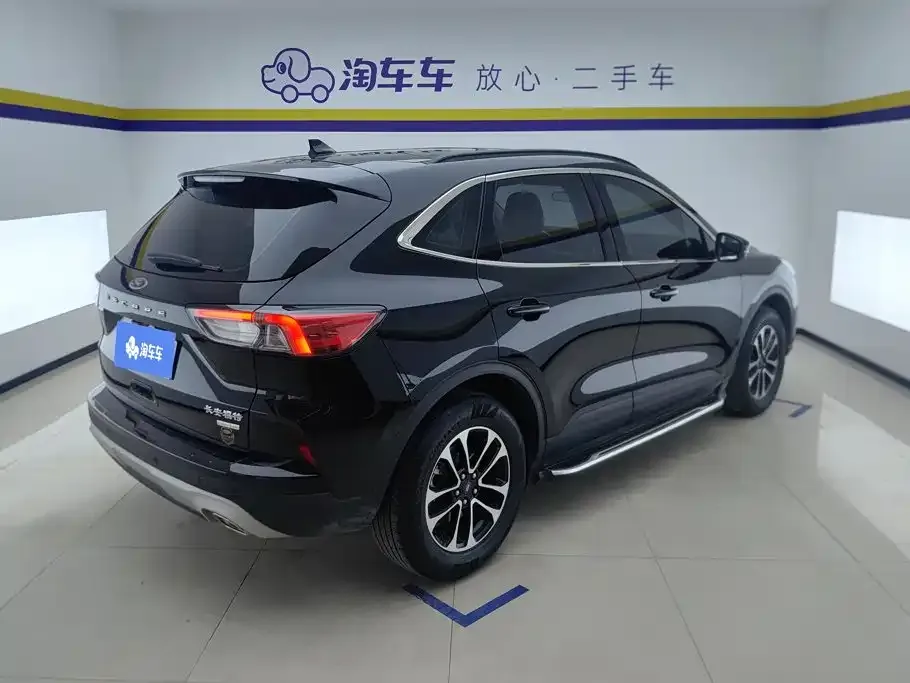 Ford Escape 2022 из CN, фото 3