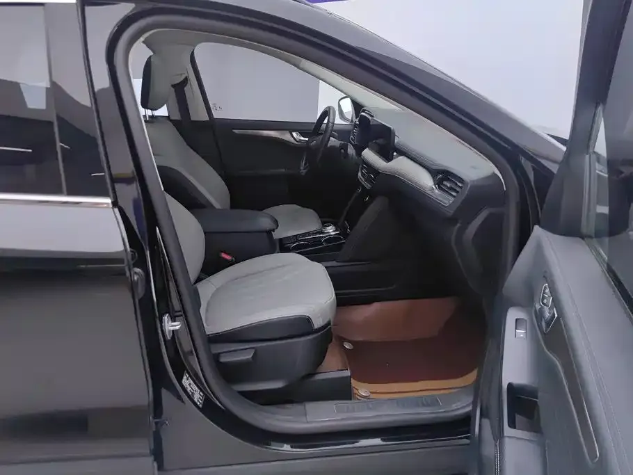 Ford Escape 2022 из CN, фото 5
