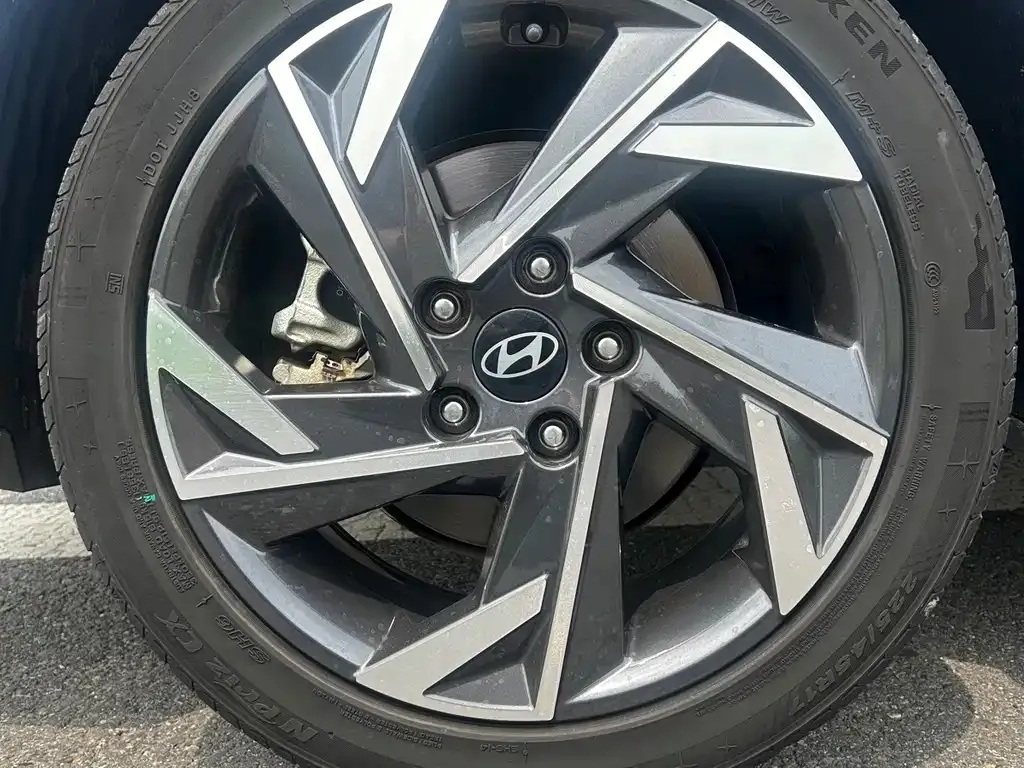 Hyundai Elantra — фото 3