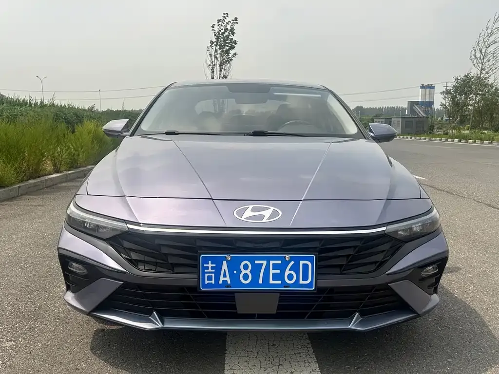 Hyundai Elantra — фото 4