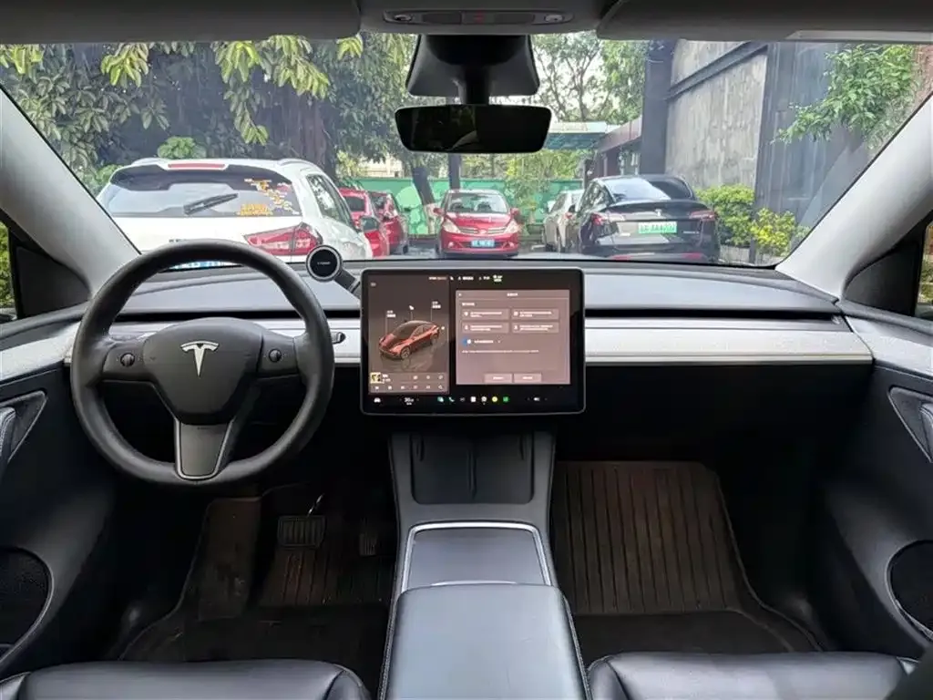 Tesla Model Y — фото 4