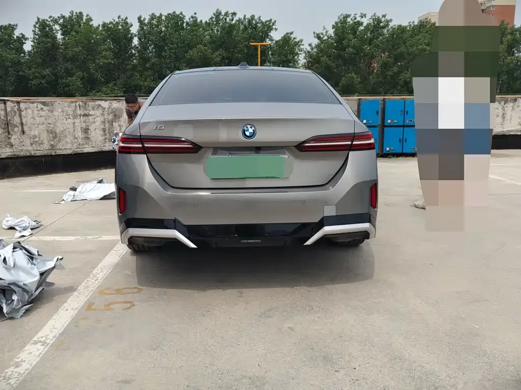 BMW i5 — фото 3