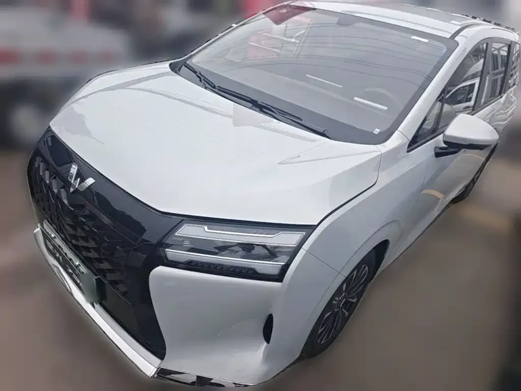 Wuling Starlight 730 New Energy — фото 1