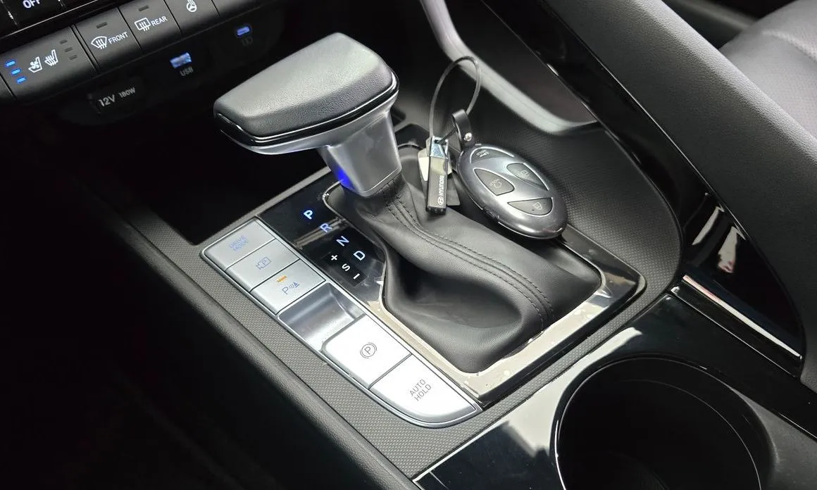 Hyundai AVANTE — фото 2
