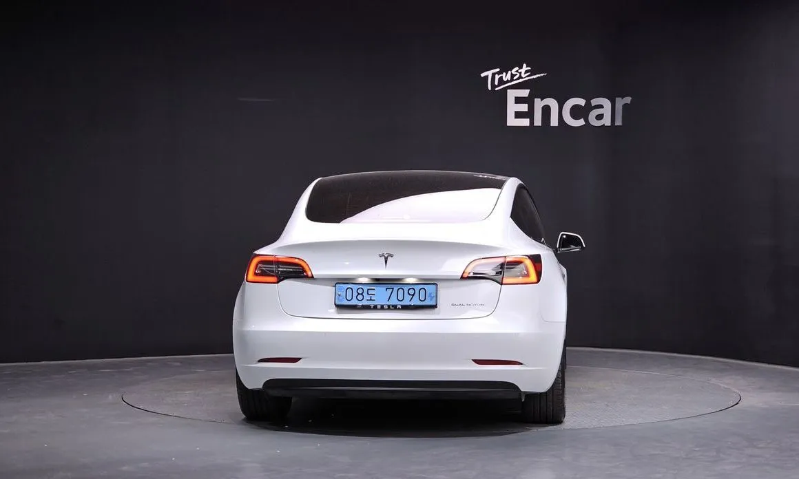 Tesla Model 3 — фото 2
