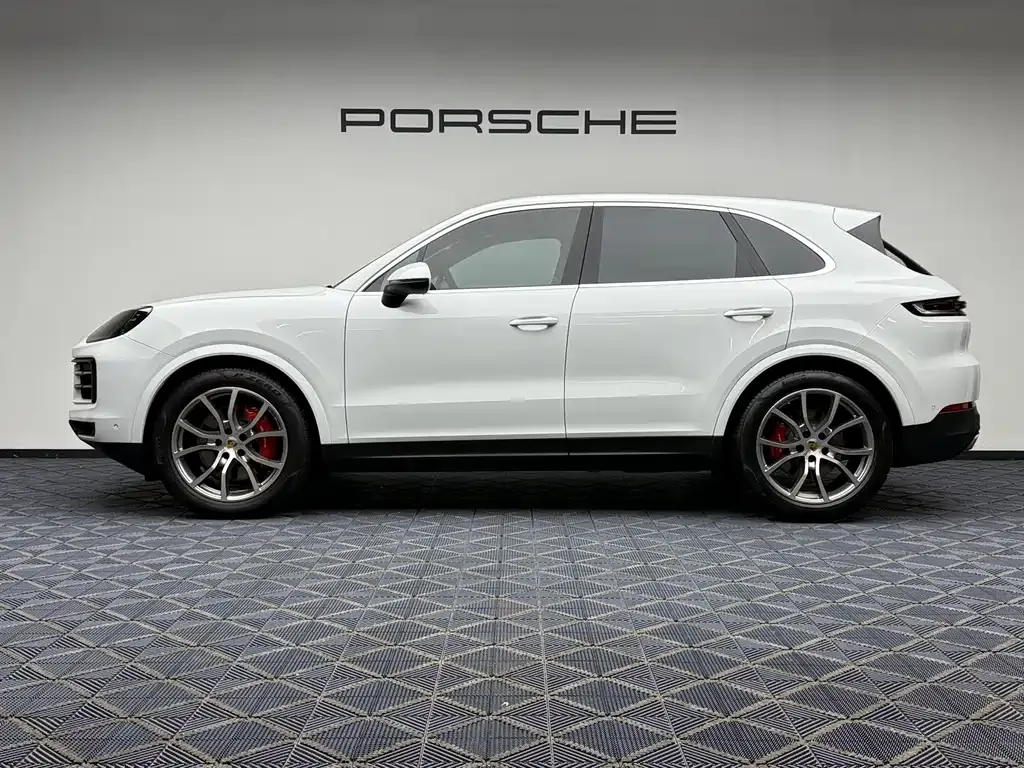 Porsche Cayenne — фото 7