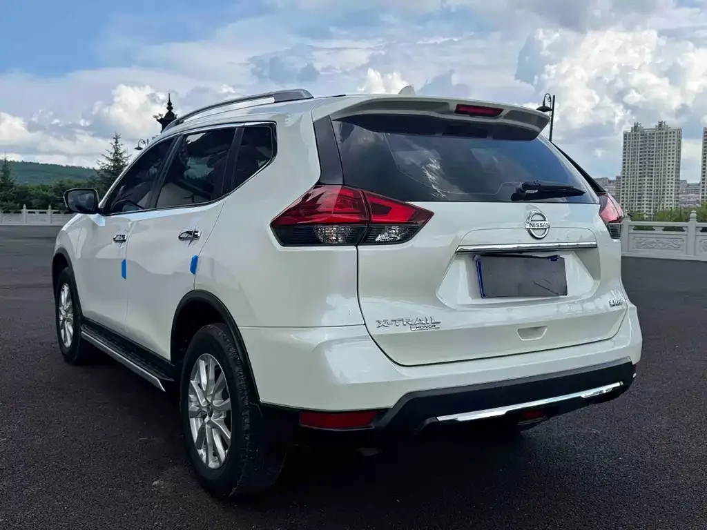 Nissan X-Trail — фото 10