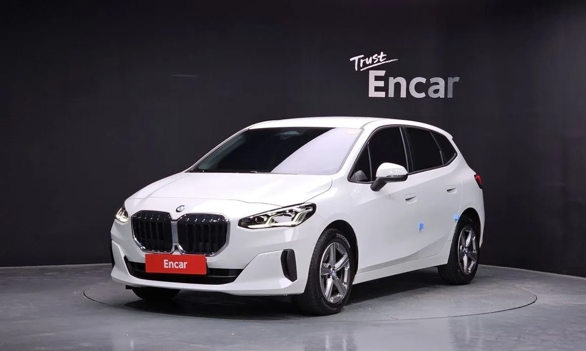 BMW 2-Series 220i Advantage 1