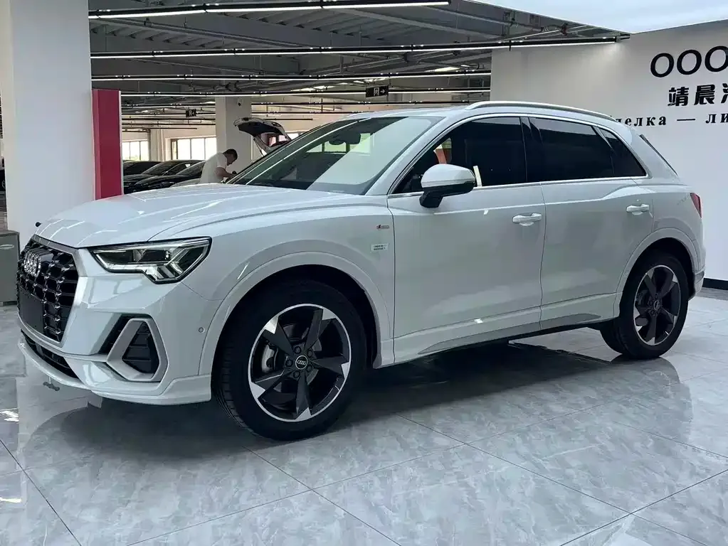 Audi Q3 — фото 8