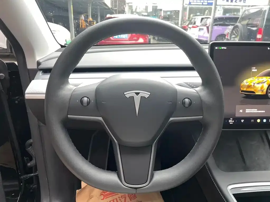 Tesla Model Y — фото 5