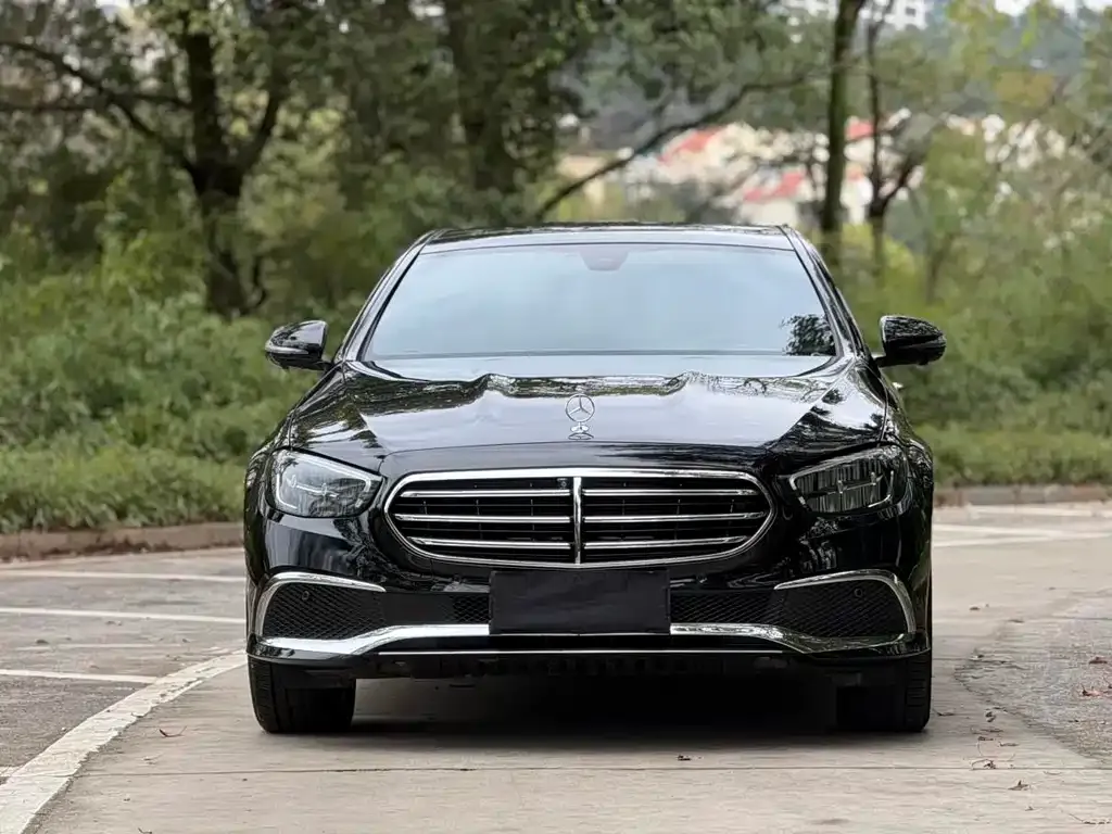 Mercedes-Benz E-Class — фото 10