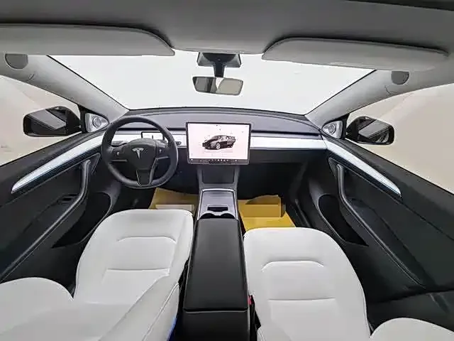 Tesla Model Y — фото 5