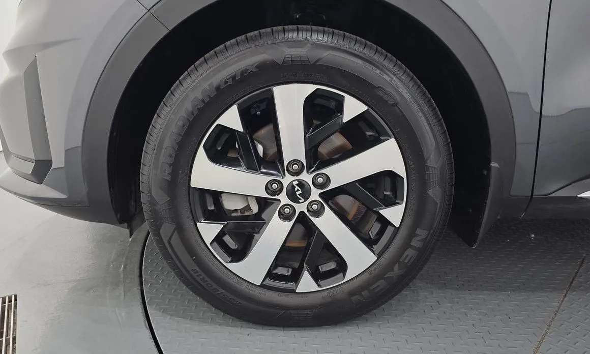 Kia Sorento — фото 8