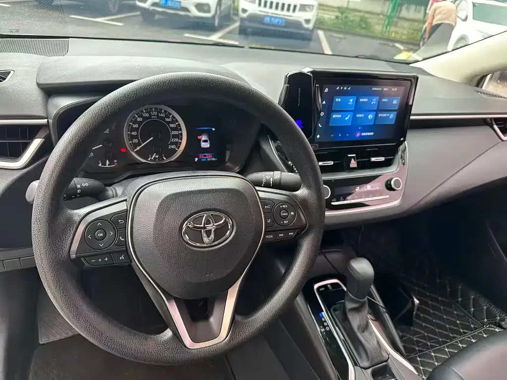 Toyota Corolla — фото 2